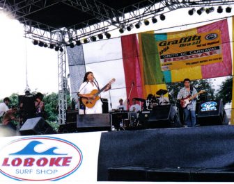 Dionorina e sua banda se apresentando